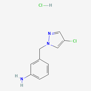 molecular formula C10H11Cl2N3 B1461756 Clorhidrato de 3-[(4-cloro-1H-pirazol-1-il)metil]anilina CAS No. 1185338-03-7