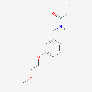molecular formula C12H16ClNO3 B1463768 2-chloro-N-{[3-(2-methoxyethoxy)phenyl]methyl}acetamide CAS No. 1311316-16-1