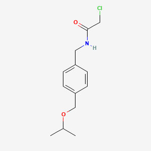 molecular formula C13H18ClNO2 B1463770 2-chloro-N-({4-[(propan-2-yloxy)methyl]phenyl}methyl)acetamide CAS No. 1311314-50-7