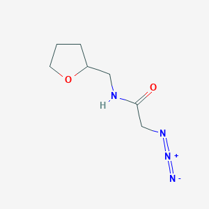 molecular formula C7H12N4O2 B1465740 2-叠氮基-N-[(氧杂环己烷-2-基)甲基]乙酰胺 CAS No. 1211484-90-0
