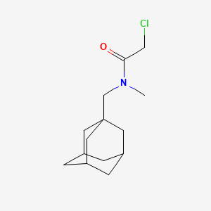 molecular formula C14H22ClNO B1466391 N-(adamantan-1-ylmethyl)-2-chloro-N-methylacetamide CAS No. 1184505-71-2