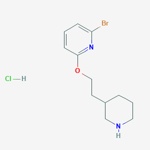 molecular formula C12H18BrClN2O B1466526 2-Bromo-6-[2-(3-piperidinyl)ethoxy]pyridine hydrochloride CAS No. 1220032-53-0