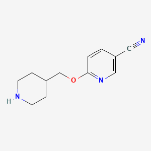 molecular formula C12H15N3O B1466677 6-(Piperidin-4-ylmethoxy)nicotinonitrile CAS No. 1249308-86-8