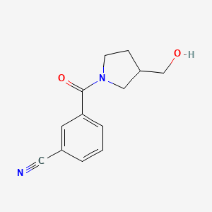 molecular formula C13H14N2O2 B1467065 3-[3-(Hydroxymethyl)pyrrolidine-1-carbonyl]benzonitrile CAS No. 1456141-76-6