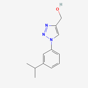 molecular formula C12H15N3O B1467343 {1-[3-(丙-2-基)苯基]-1H-1,2,3-三唑-4-基}甲醇 CAS No. 1250836-89-5