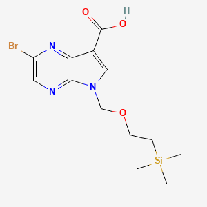 molecular formula C13H18BrN3O3Si B1467714 2-溴-5-((2-(三甲基甲硅烷基)乙氧基)甲基)-5H-吡咯并[2,3-b]吡嗪-7-羧酸 CAS No. 1334674-90-6