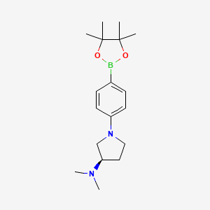 molecular formula C18H29BN2O2 B1467733 (R)-Dimethyl-{1-[4-(4,4,5,5-tetramethyl-[1,3,2]dioxaborolan-2-yl)-phenyl]-pyrrolidin-3-yl}-amine CAS No. 1247001-01-9