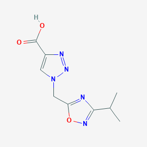 molecular formula C9H11N5O3 B1468070 1-{[3-(propan-2-yl)-1,2,4-oxadiazol-5-yl]methyl}-1H-1,2,3-triazole-4-carboxylic acid CAS No. 1456379-00-2