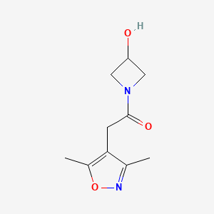 2-(3,5-Dimethylisoxazol-4-yl)-1-(3-hydroxyazetidin-1-yl)ethan-1-one