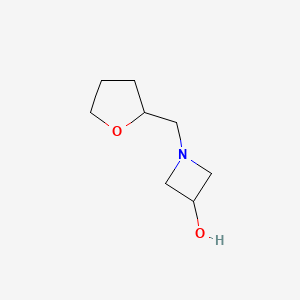 molecular formula C8H15NO2 B1468947 1-((四氢呋喃-2-基)甲基)氮杂环丁-3-醇 CAS No. 1339325-09-5