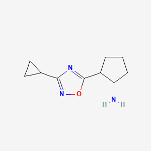 2-(3-Cyclopropyl-1,2,4-oxadiazol-5-yl)cyclopentan-1-amine