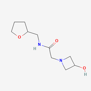 2-(3-hydroxyazetidin-1-yl)-N-[(oxolan-2-yl)methyl]acetamide