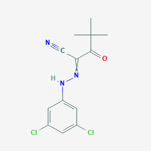 2-[2-(3,5-Dichlorophenyl)hydrazinylidene]-4,4-dimethyl-3-oxopentanenitrile