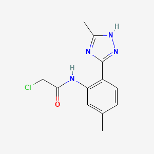 molecular formula C12H13ClN4O B1469786 2-chloro-N-[5-methyl-2-(5-methyl-4H-1,2,4-triazol-3-yl)phenyl]acetamide CAS No. 1421601-84-4