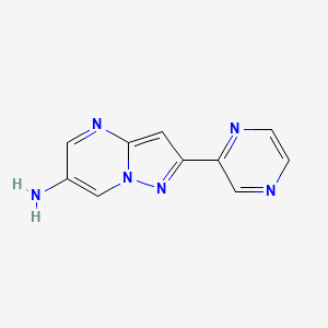 molecular formula C10H8N6 B1470217 2-(Pyrazin-2-yl)pyrazolo[1,5-a]pyrimidin-6-amine CAS No. 1462364-11-9