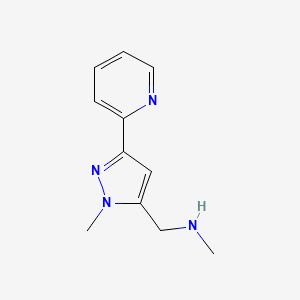 molecular formula C11H14N4 B1470443 N-methyl-1-(1-methyl-3-(pyridin-2-yl)-1H-pyrazol-5-yl)methanamine CAS No. 1784669-36-8