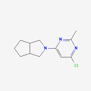 molecular formula C12H16ClN3 B1470564 4-Chloro-2-methyl-6-{octahydrocyclopenta[c]pyrrol-2-yl}pyrimidine CAS No. 1553596-31-8