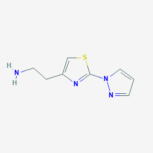 molecular formula C8H10N4S B1470850 {2-[2-(1H-pyrazol-1-yl)-1,3-thiazol-4-yl]ethyl}amine CAS No. 1428233-13-9