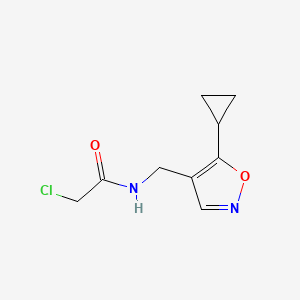 molecular formula C9H11ClN2O2 B1470917 2-chloro-N-[(5-cyclopropylisoxazol-4-yl)methyl]acetamide CAS No. 1428233-53-7