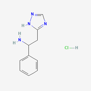 molecular formula C10H13ClN4 B1471088 1-phenyl-2-(4H-1,2,4-triazol-3-yl)ethan-1-amine hydrochloride CAS No. 1607291-00-8