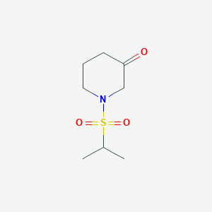 molecular formula C8H15NO3S B1471754 1-(丙烷-2-磺酰基)哌啶-3-酮 CAS No. 1016539-03-9