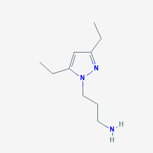 molecular formula C10H19N3 B1471903 1-[(3-aminopropil)amino]-3,5-dietil-1H-pirazol CAS No. 1552039-96-9