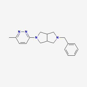 molecular formula C18H22N4 B1473084 2-苄基-5-(6-甲基吡哒嗪-3-基)八氢吡咯并[3,4-c]吡咯 CAS No. 2097970-43-7