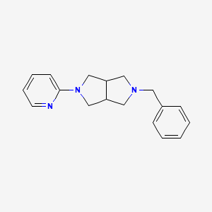 molecular formula C18H21N3 B1473102 2-ベンジル-5-(ピリジン-2-イル)オクタヒドロピロロ[3,4-c]ピロール CAS No. 1935024-80-8