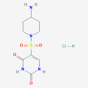 molecular formula C9H15ClN4O4S B1473397 5-[(4-aminopiperidin-1-yl)sulfonyl]pyrimidine-2,4(1H,3H)-dione hydrochloride CAS No. 2098021-21-5