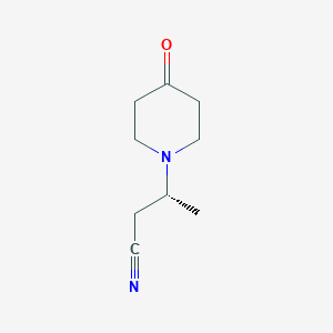 molecular formula C9H14N2O B1473643 (R)-3-(4-氧代哌啶-1-基)丁腈 CAS No. 856931-48-1