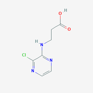 molecular formula C7H8ClN3O2 B1474249 3-[(3-クロロピラジン-2-イル)アミノ]プロパン酸 CAS No. 1379308-72-1