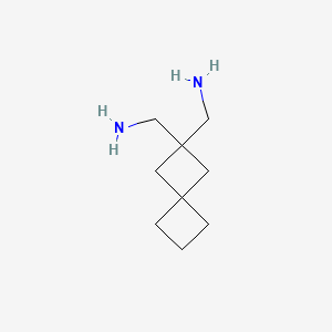 molecular formula C9H18N2 B1474342 スピロ[3.3]ヘプタン-2,2-ジイルジメタンアミン CAS No. 1706431-10-8