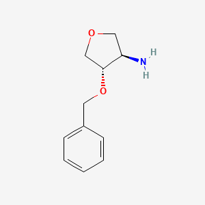 molecular formula C11H15NO2 B1475270 [4-(Benzyloxy)tetrahydrofuran-3-yl]amine hydrochloride CAS No. 2206200-05-5