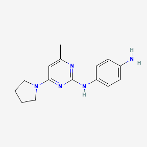 molecular formula C15H19N5 B1475292 N1-[4-Methyl-6-(pyrrolidin-1-yl)pyrimidin-2-yl]benzene-1,4-diamine CAS No. 1706457-04-6