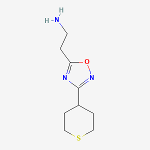 molecular formula C9H15N3OS B1475393 2-(3-(tetrahydro-2H-thiopyran-4-yl)-1,2,4-oxadiazol-5-yl)ethan-1-amine CAS No. 1892494-51-7