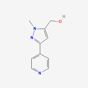B1475471 (1-methyl-3-(pyridin-4-yl)-1H-pyrazol-5-yl)methanol CAS No. 1889671-91-3