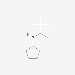 molecular formula C11H23N B1475595 N-(3,3-dimethylbutan-2-yl)cyclopentanamine CAS No. 1565310-87-3