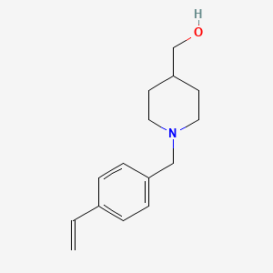 molecular formula C15H21NO B1475867 (1-(4-Vinylbenzyl)piperidin-4-yl)methanol CAS No. 2098077-24-6