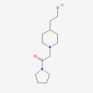 2-(4-(2-Hydroxyethyl)piperidin-1-yl)-1-(pyrrolidin-1-yl)ethan-1-one