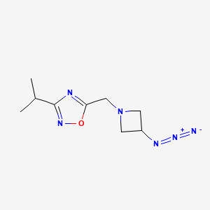 molecular formula C9H14N6O B1475910 5-((3-Azidoazetidin-1-yl)methyl)-3-isopropyl-1,2,4-oxadiazole CAS No. 2097976-87-7