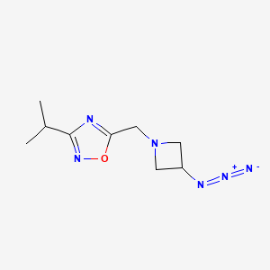 molecular formula C9H14N6O B1475910 5-((3-叠氮代氮杂环丁-1-基)甲基)-3-异丙基-1,2,4-恶二唑 CAS No. 2097976-87-7