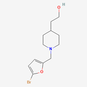 molecular formula C12H18BrNO2 B1475986 2-(1-((5-溴呋喃-2-基)甲基)哌啶-4-基)乙醇 CAS No. 2015727-75-8