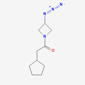 molecular formula C10H16N4O B1476192 1-(3-Azidoazetidin-1-yl)-2-cyclopentylethan-1-one CAS No. 2098013-28-4