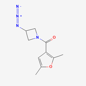 molecular formula C10H12N4O2 B1476327 (3-Azidoazetidin-1-yl)(2,5-dimethylfuran-3-yl)methanone CAS No. 2098123-36-3