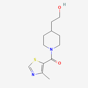 molecular formula C12H18N2O2S B1476359 (4-(2-Hydroxyethyl)piperidin-1-yl)(4-methylthiazol-5-yl)methanone CAS No. 2098010-26-3