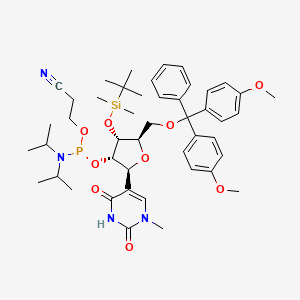 molecular formula C46H63N4O9PSi B14764765 3-[[(2S,3S,4R,5R)-5-[[bis(4-methoxyphenyl)-phenylmethoxy]methyl]-4-[tert-butyl(dimethyl)silyl]oxy-2-(1-methyl-2,4-dioxopyrimidin-5-yl)oxolan-3-yl]oxy-[di(propan-2-yl)amino]phosphanyl]oxypropanenitrile 