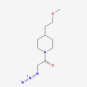 molecular formula C10H18N4O2 B1476961 2-Azido-1-(4-(2-methoxyethyl)piperidin-1-yl)ethan-1-one CAS No. 2097979-27-4