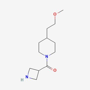 molecular formula C12H22N2O2 B1477027 氮杂环丁-3-基（4-（2-甲氧基乙基）哌啶-1-基）甲苯酮 CAS No. 2097979-07-0