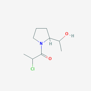 molecular formula C9H16ClNO2 B1477030 2-Chloro-1-(2-(1-hydroxyethyl)pyrrolidin-1-yl)propan-1-one CAS No. 2098080-12-5