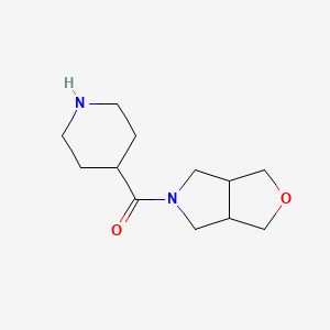 molecular formula C12H20N2O2 B1477081 piperidin-4-yl(tetrahydro-1H-furo[3,4-c]pyrrol-5(3H)-yl)methanone CAS No. 2098089-38-2